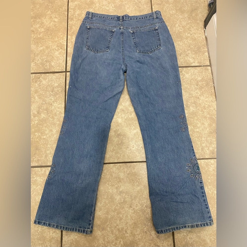 Vintage Faded Glory Women Flared jeans with Flower Embroidery